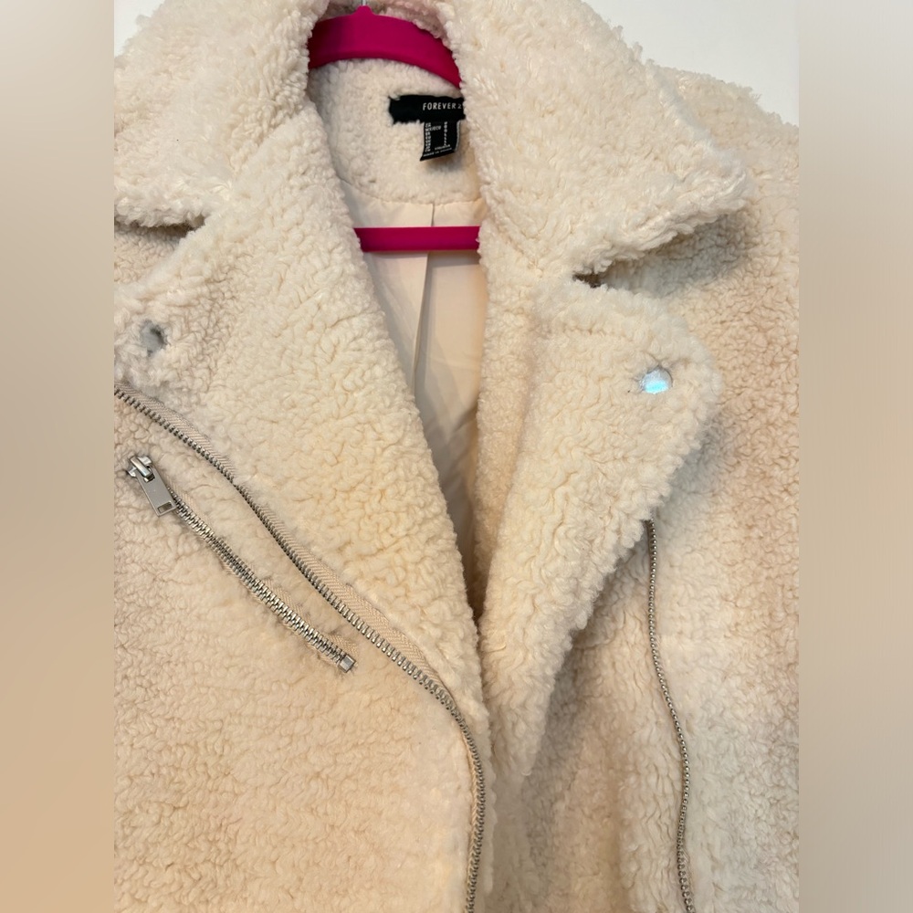 Fall Teddy Moto Jacket 🍂 - Picture 4 of 6